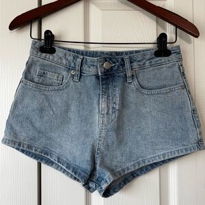 Wild Fable High Rise Cheeky Denim Shorts Light Wash Women’s Size 2